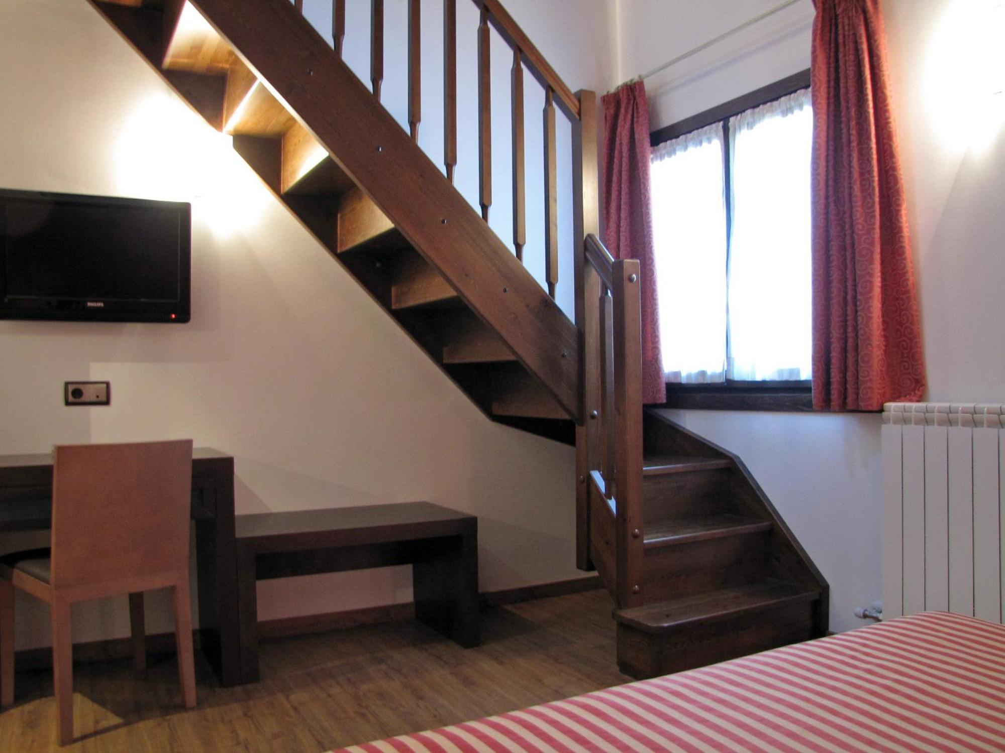 Hotel Sesue Benasque Pokoj fotografie